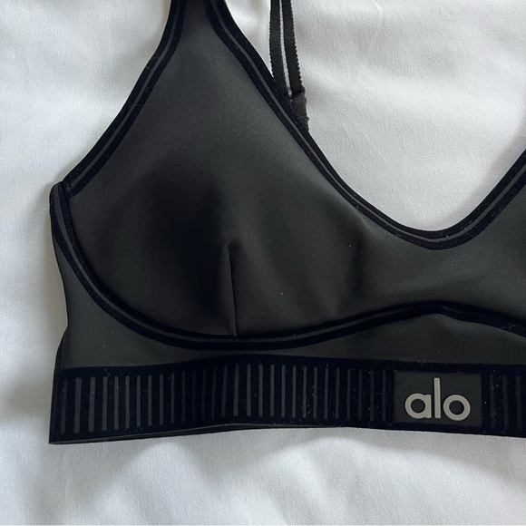 NWT Alo Airlift Line Up Bra - Black - Picture 6 of 7